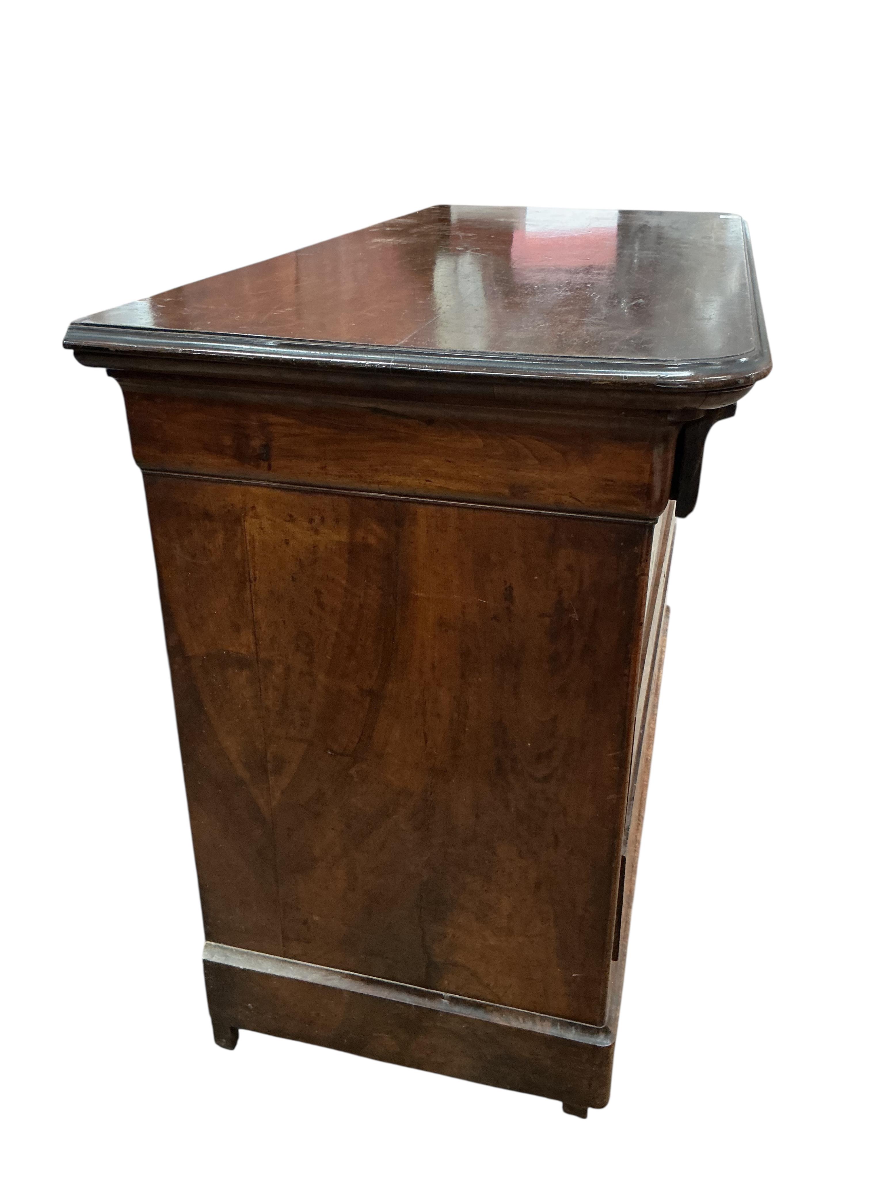 A 19th century French walnut commode, width 130cm, depth 60cm, height 97cm